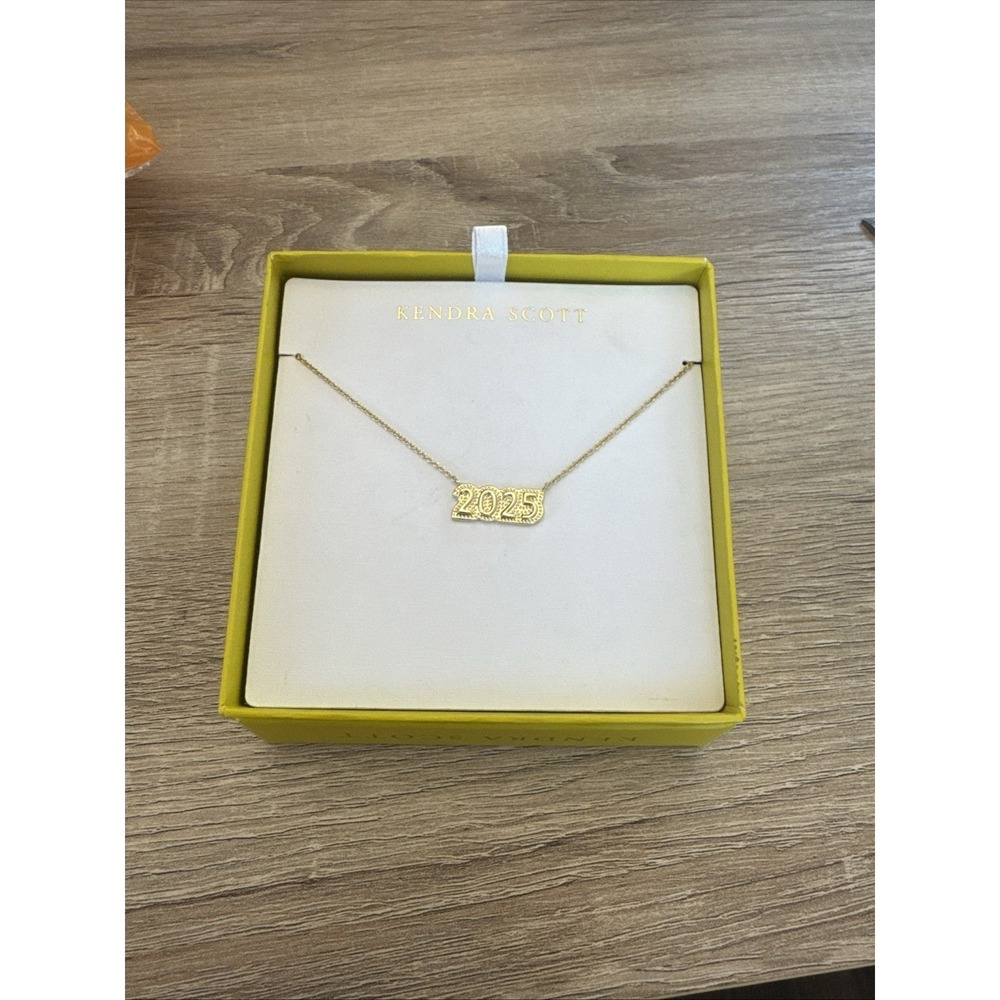 Kendra Scott 2025‎ Pendant Necklace - 14K Gold Over Brass: Lobster Claw. Nib.